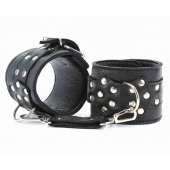 Чёрные кожаные оковы с клепками - БДСМ Арсенал - купить с доставкой в Оренбурге