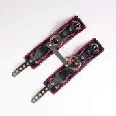 Черные кожаные оковы с розовой строчкой - Crazy Handmade - купить с доставкой в Оренбурге