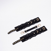 Черный кожаные оковы с узорами и золотистой фурнитурой - Crazy Handmade - купить с доставкой в Оренбурге