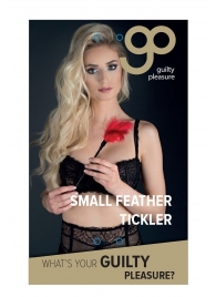 Пластиковая метелочка с красными пёрышками Small Feather Tickler - 32 см. - Blush Novelties - купить с доставкой в Оренбурге