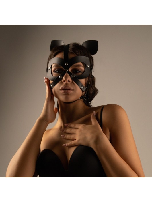 Черная кожаная маска-шлем с маленькими ушками - Crazy Handmade - купить с доставкой в Оренбурге