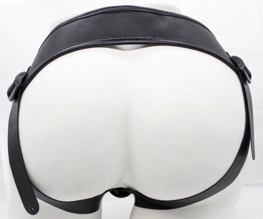 Реалистичный фаллоимитатор с мошонкой на трусиках Харнесс - 16,5 см. - LOVETOY (А-Полимер) - купить с доставкой в Оренбурге