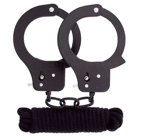 Чёрные наручники из листового металла в комплекте с веревкой BONDX METAL CUFFS LOVE ROPE SET - Dream Toys - купить с доставкой в Оренбурге